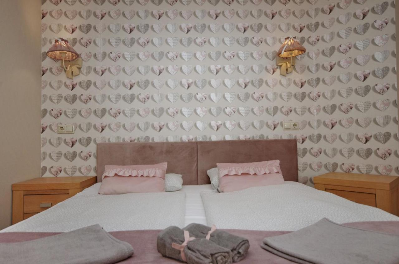 Guest House Romantika Panzio 久洛 外观 照片