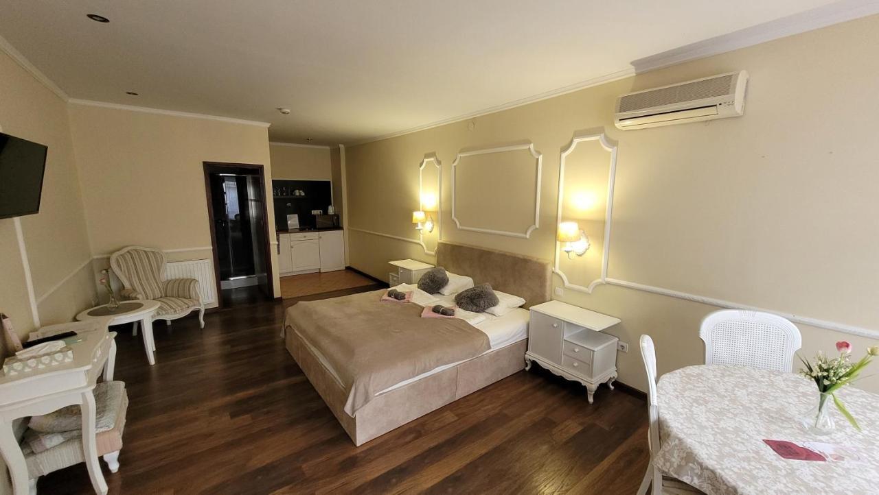 Guest House Romantika Panzio 久洛 外观 照片
