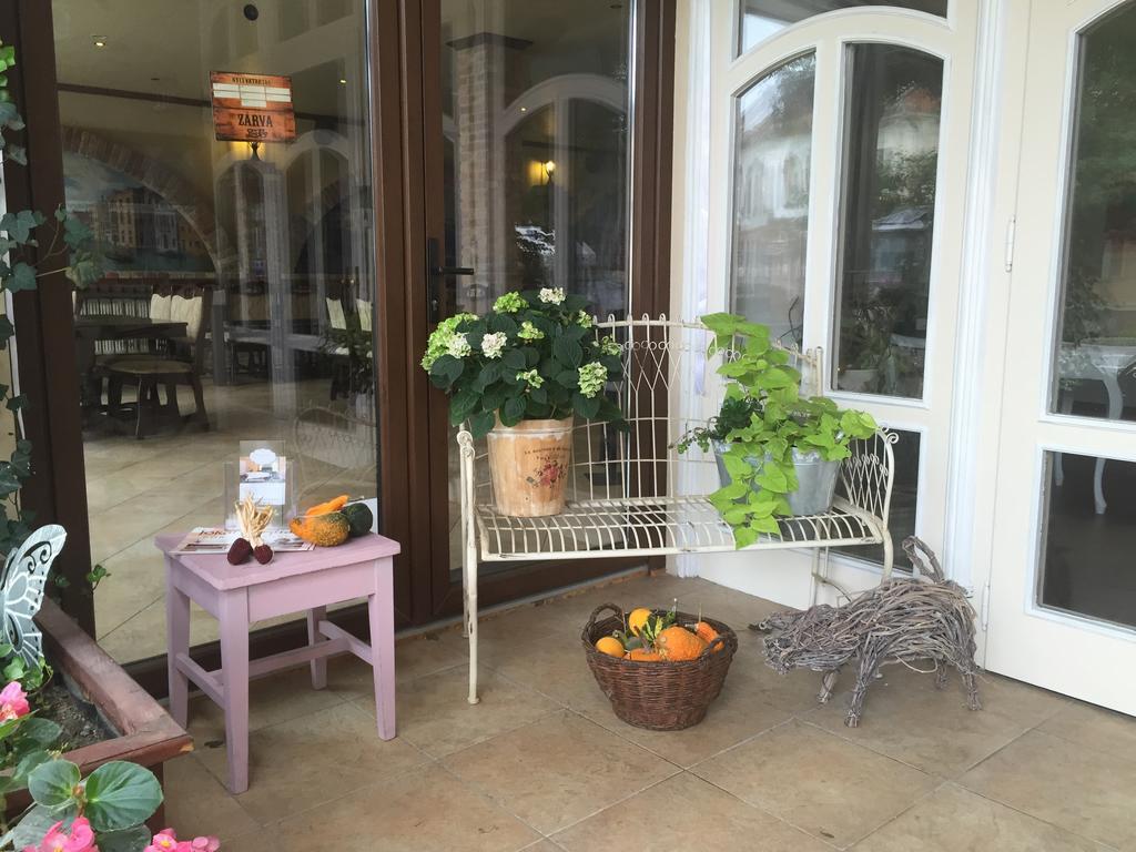 Guest House Romantika Panzio 久洛 外观 照片