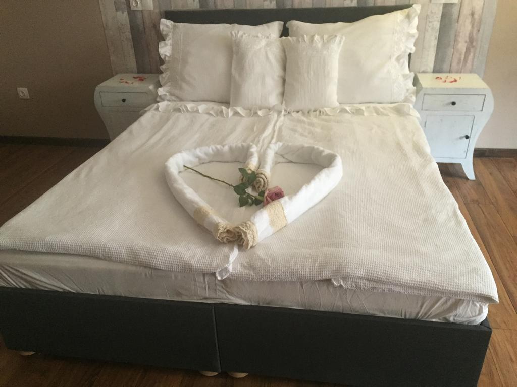 Guest House Romantika Panzio 久洛 外观 照片