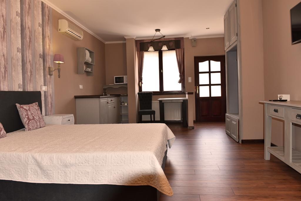 Guest House Romantika Panzio 久洛 客房 照片