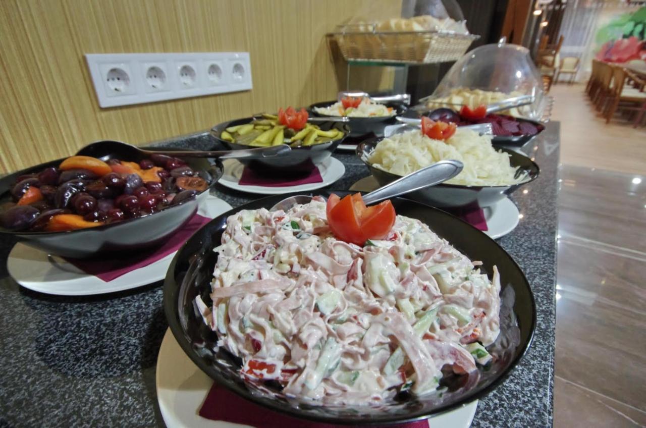 Guest House Romantika Panzio 久洛 外观 照片