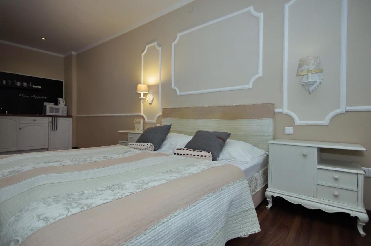 Guest House Romantika Panzio 久洛 外观 照片